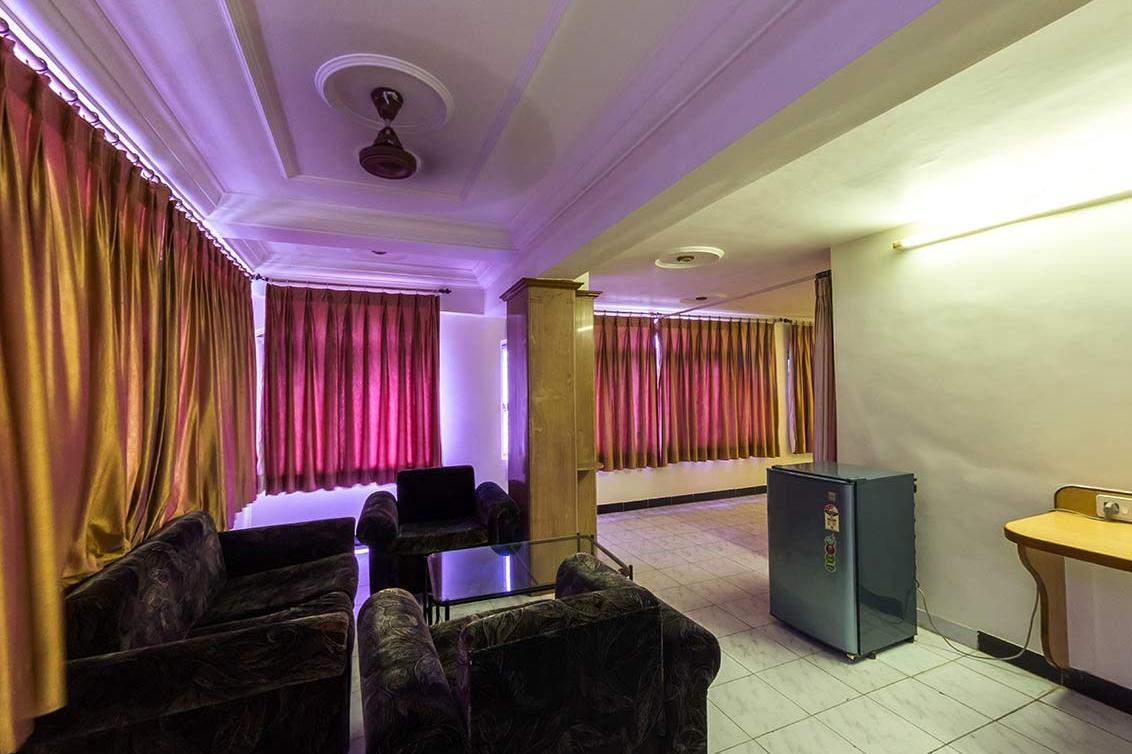 Hotel Kirti Jāmnagar Εξωτερικό φωτογραφία
