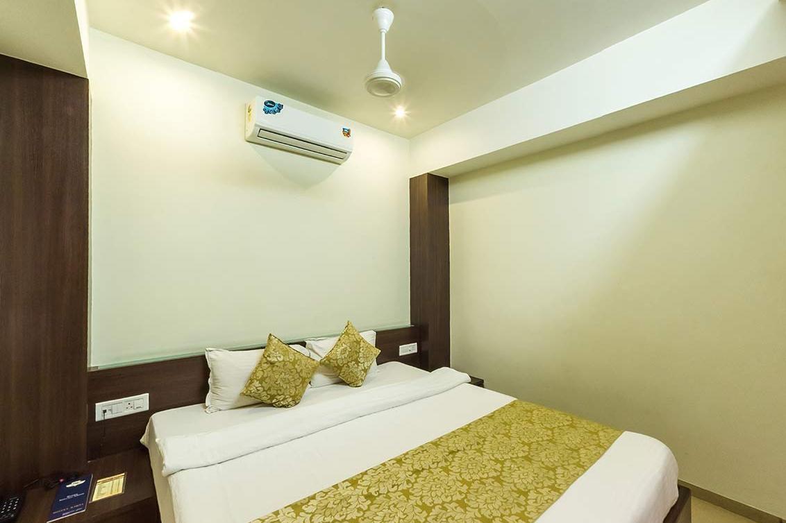 Hotel Kirti Jāmnagar Εξωτερικό φωτογραφία
