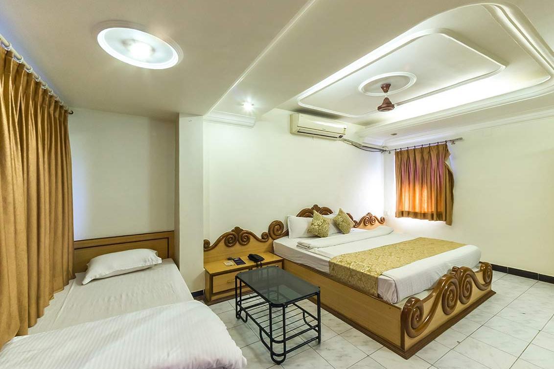 Hotel Kirti Jāmnagar Εξωτερικό φωτογραφία