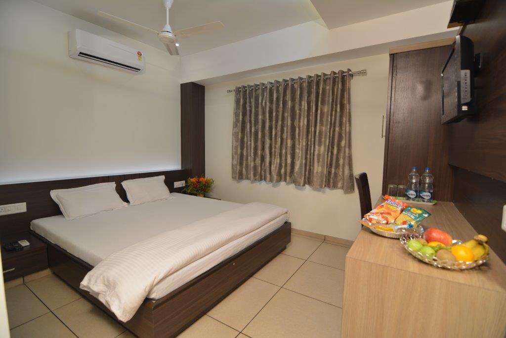 Hotel Kirti Jāmnagar Εξωτερικό φωτογραφία
